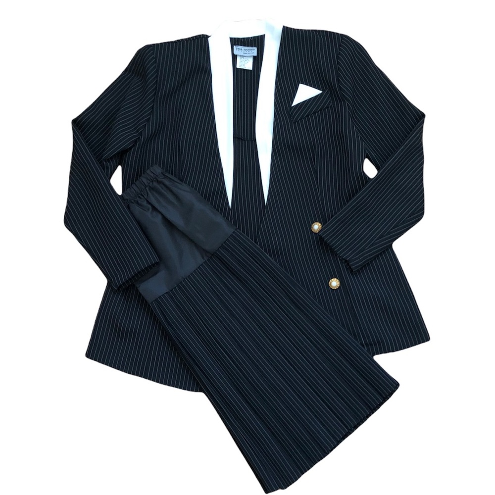 Tina Barrie Suit Jacket & Skirt Striped NWTO